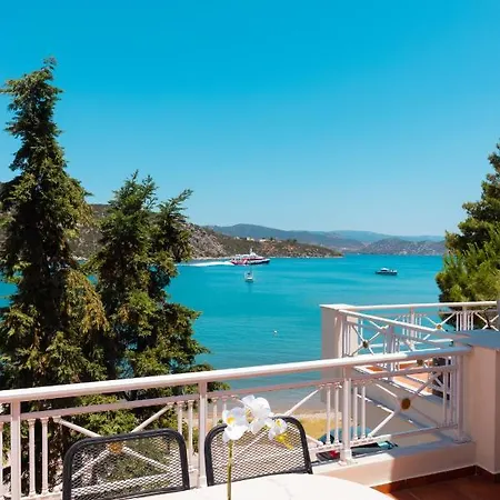 Bisti Πανσιόν 4*